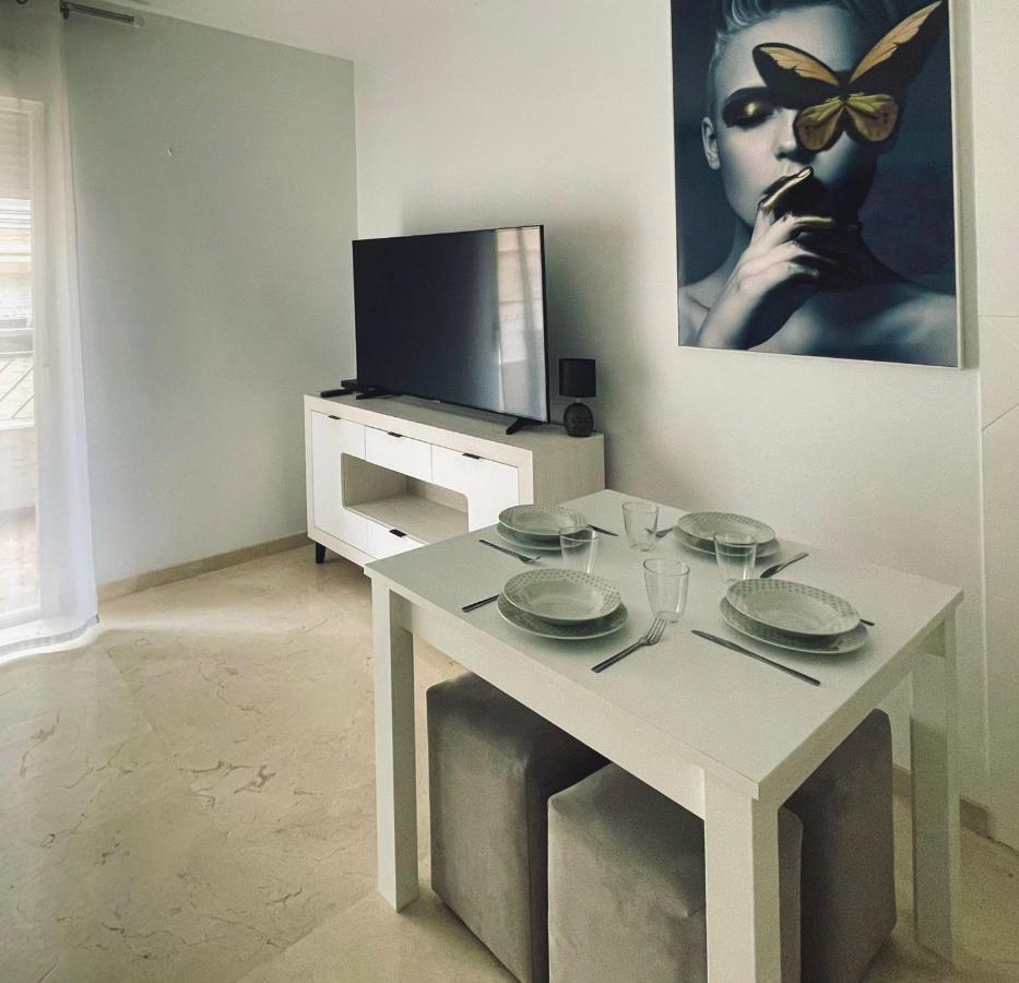 פואנגירולה Apartamento Playa San Rafael מראה חיצוני תמונה